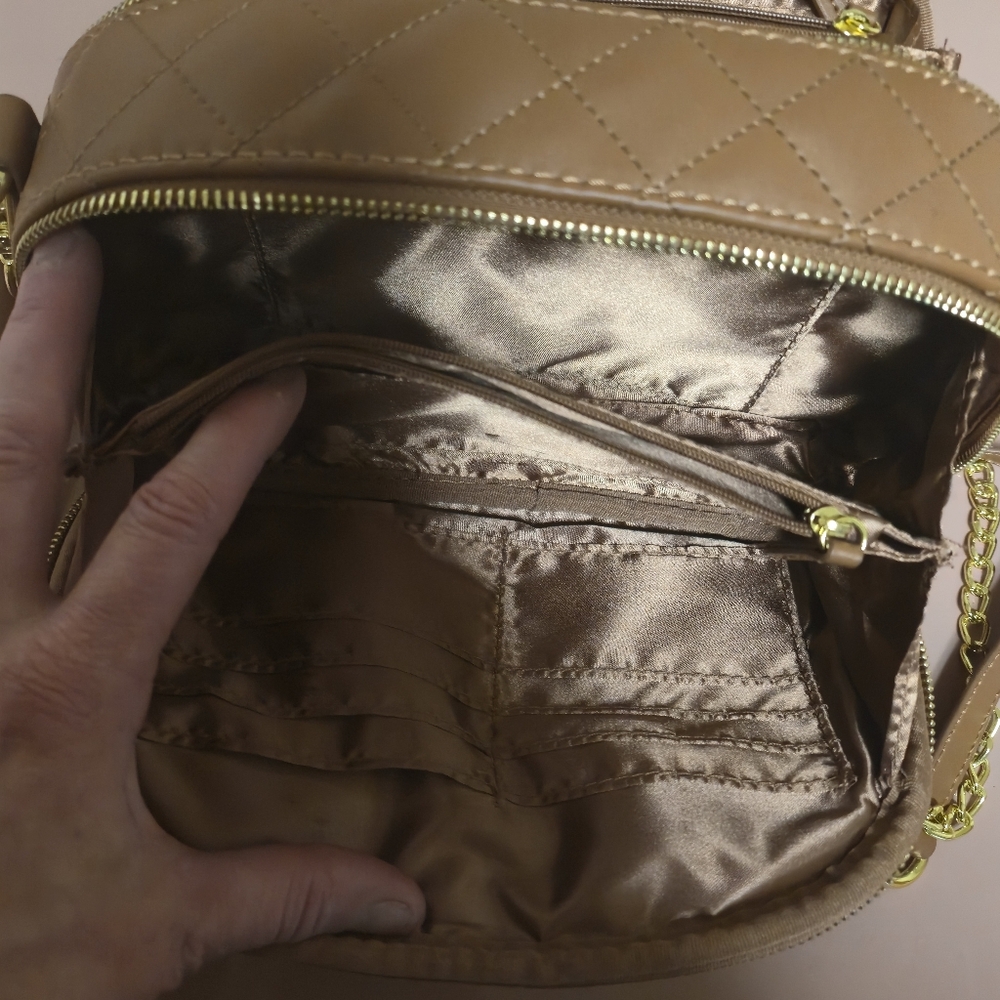 Joy & Iman Diamond Quilted Genuine Leather Crossbody With RFID~ - Picture 10 of 16